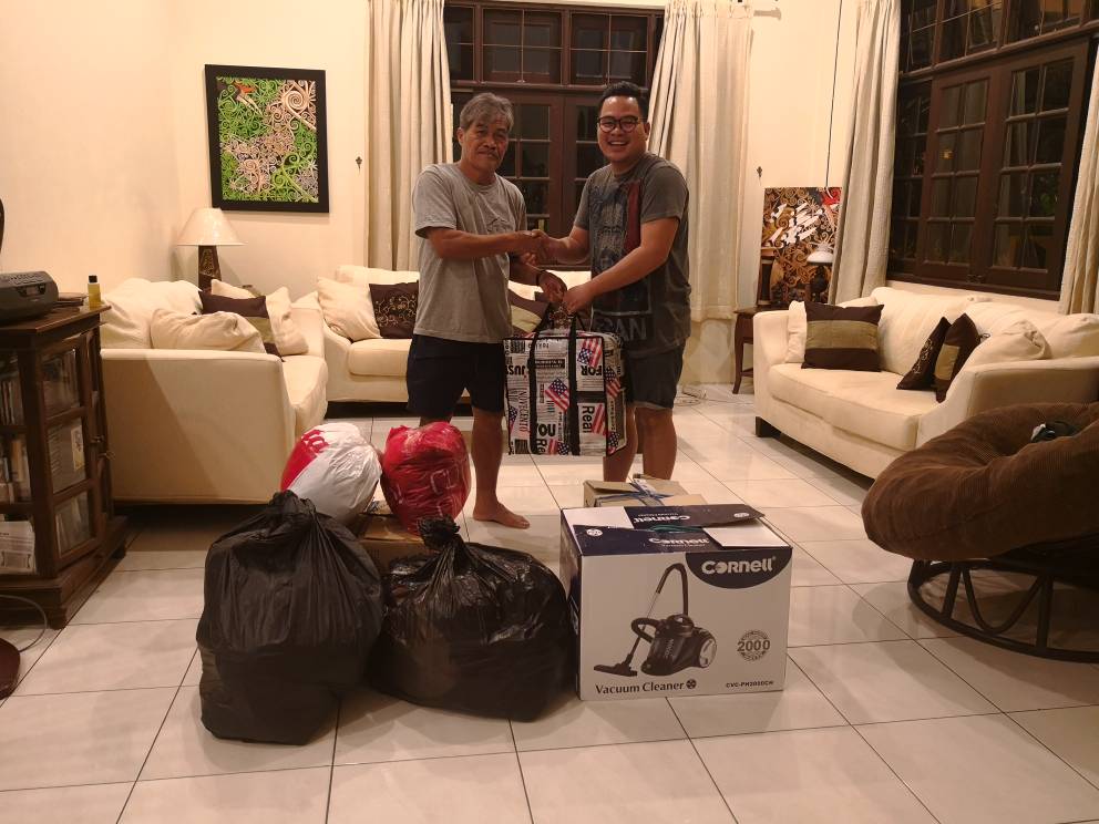 Donation to Fire Victims at Long Peluan